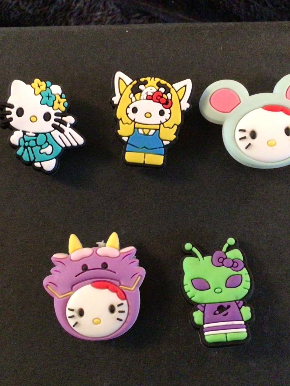 5/$25.00 Adorable hello kitty lot of 5 shoe charms